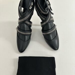 Giuseppe Zanotti Zippered Black and Silver ankle booties Design